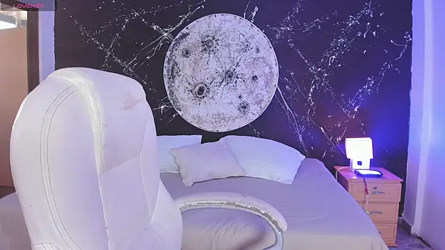 Snapshot of ShaniaDaniels chatting on 11.06.25 ShaniaDaniels online show from 11.06.25