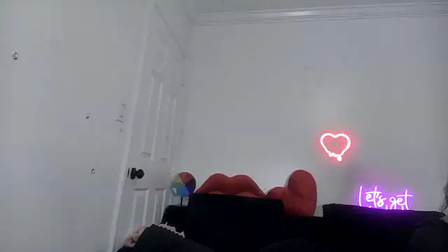 Snapshot of torithequeen chatting on 01.14.26 torithequeen online show from 01.14.26