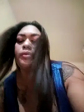 Snapshot of EmmaKantutera chatting on 11.04.25 EmmaKantutera online show from 11.04.25