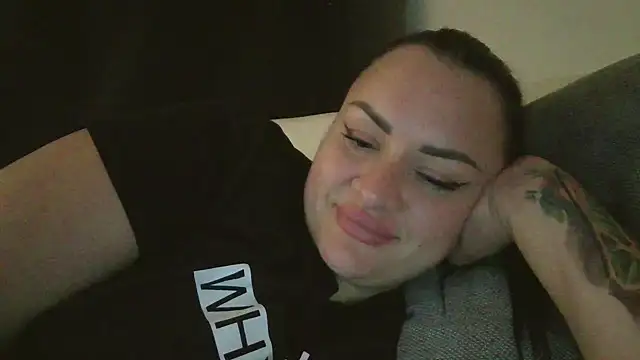 Snapshot of AliTemptress chatting on 10.05.25 AliTemptress online show from 10.05.25
