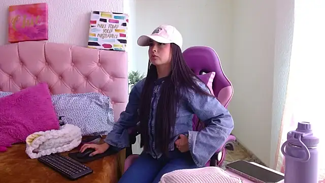 Emma-Flowers online show from 09.27.25
