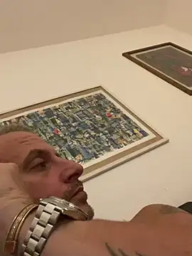 Maurinho3005 online show from 10.28.25