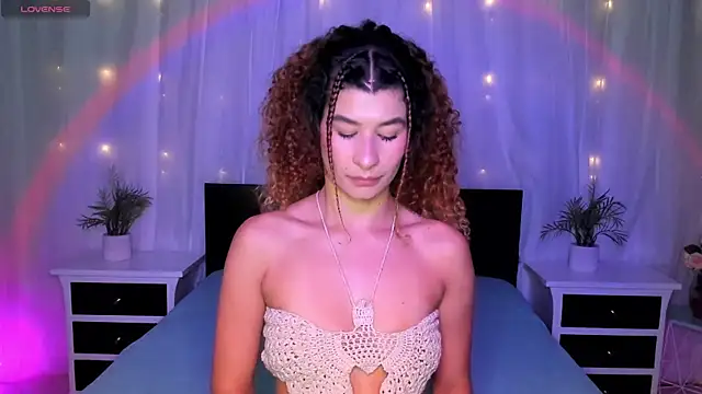 Evolet Bee online show from 12.20.25