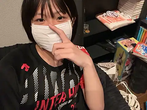 Snapshot of kabikabi_makaron chatting on 09.18.25 kabikabi makaron online show from 09.18.25