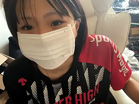 Snapshot of kabikabi_makaron chatting on 10.27.25 kabikabi makaron online show from 10.27.25