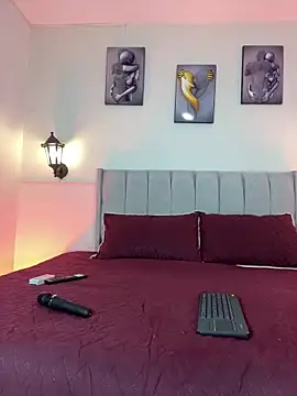 Samara Hadi  online show from 02.02.26