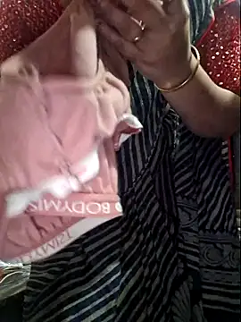 Snapshot of indianhotwife639 chatting on 02.09.26 indianhotwife639 online show from 02.09.26