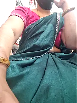 Snapshot of indianhotwife639 chatting on 04.21.26 indianhotwife639 online show from 04.21.26