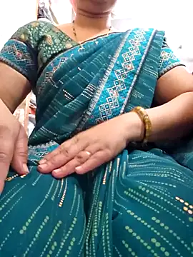 Snapshot of indianhotwife639 chatting on 04.22.26 indianhotwife639 online show from 04.22.26
