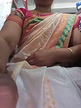 Snapshot of indianhotwife639 chatting on 05.11.26 indianhotwife639 online show from 05.11.26