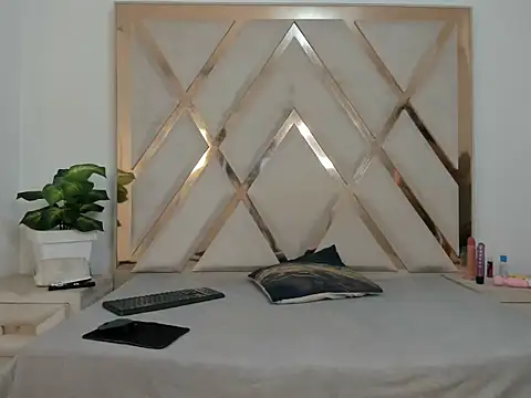 Snapshot of arielasm chatting on 09.28.25 arielasm online show from 09.28.25