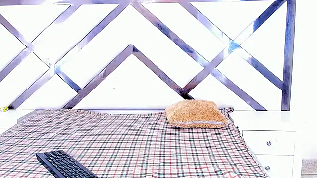 Snapshot of LadyandMaverick chatting on 12.15.25 LadyandMaverick online show from 12.15.25