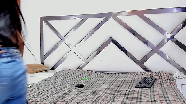 Snapshot of LadyandMaverick chatting on 12.18.25 LadyandMaverick online show from 12.18.25