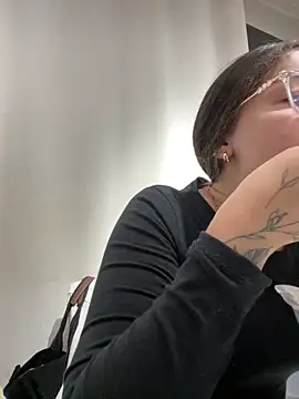 Alyha Cortes online show from 12.02.25