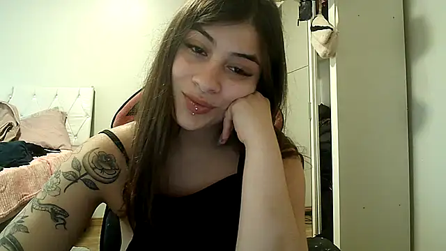 Snapshot of Becca_B chatting on 11.28.25 Becca B online show from 11.28.25