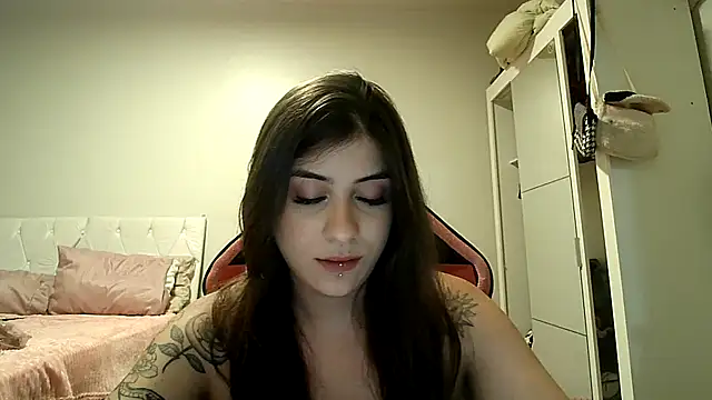 Snapshot of Becca_B chatting on 12.17.25 Becca B online show from 12.17.25