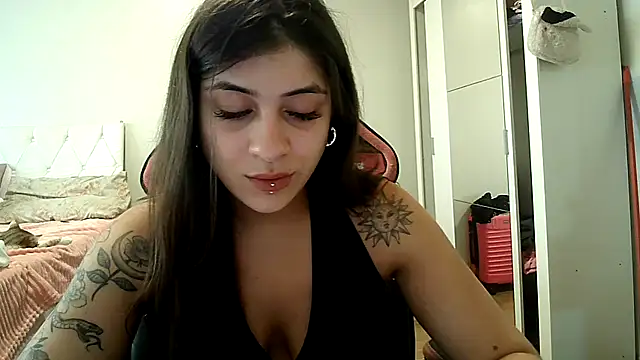 Becca B online show from 12.22.25