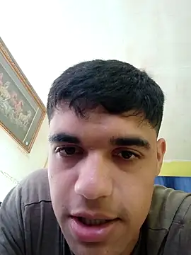 Snapshot of juanfritaa21 chatting on 12.21.25 juanfritaa21 online show from 12.21.25