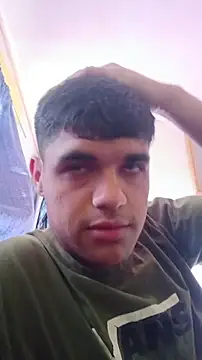 Snapshot of juanfritaa21 chatting on 12.22.25 juanfritaa21 online show from 12.22.25