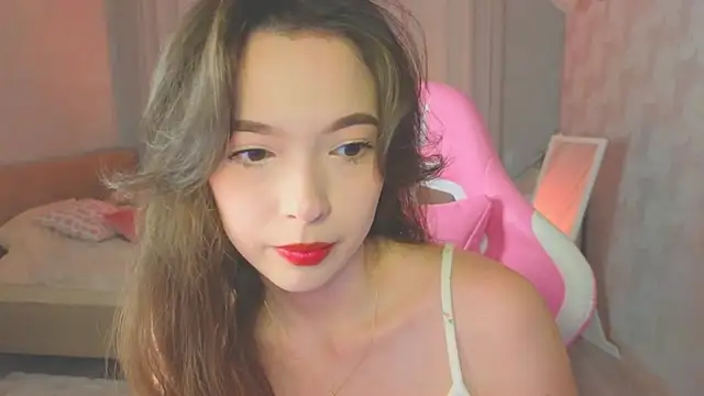 Snapshot of yuna_sunshy chatting on 10.05.25 yuna sunshy online show from 10.05.25