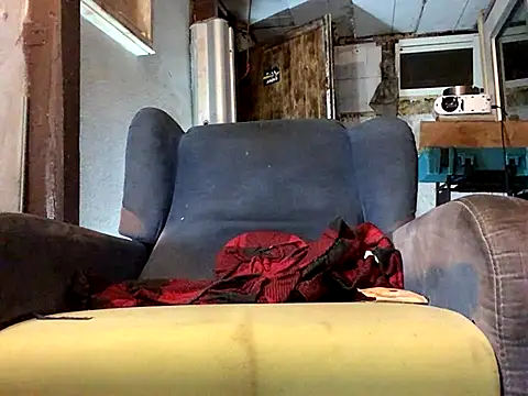 Snapshot of lovehairymature90 chatting on 09.19.25 lovehairymature90 online show from 09.19.25