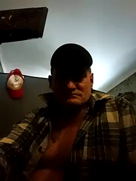 Snapshot of Matiasm7777 chatting on 12.17.25 Matiasm7777 online show from 12.17.25