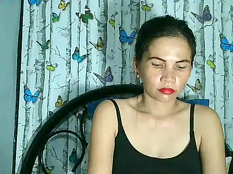 Urwildestangelfire 19 online show from 10.21.25