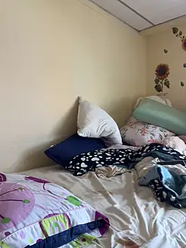 Snapshot of MiaRousexxx_ chatting on 10.04.25 MiaRousexxx online show from 10.04.25