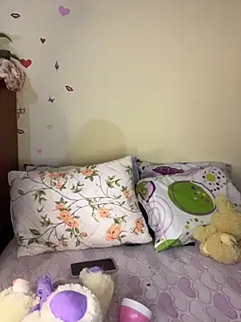 Snapshot of MiaRousexxx_ chatting on 10.18.25 MiaRousexxx online show from 10.18.25