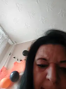 Snapshot of BlacReign chatting on 10.21.25 BlacReign online show from 10.21.25