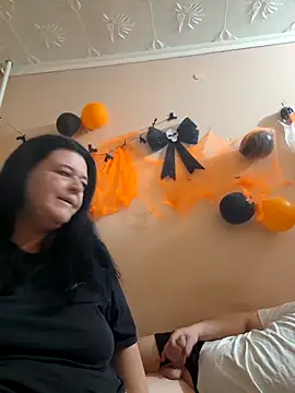 Snapshot of BlacReign chatting on 10.22.25 BlacReign online show from 10.22.25