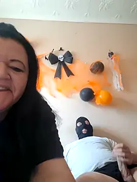 Snapshot of BlacReign chatting on 10.23.25 BlacReign online show from 10.23.25