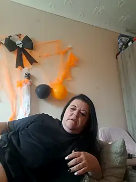 Snapshot of BlacReign chatting on 10.26.25 BlacReign online show from 10.26.25