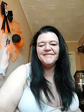 Snapshot of BlacReign chatting on 10.31.25 BlacReign online show from 10.31.25