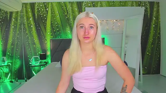 HollyTailors online show from 10.01.25