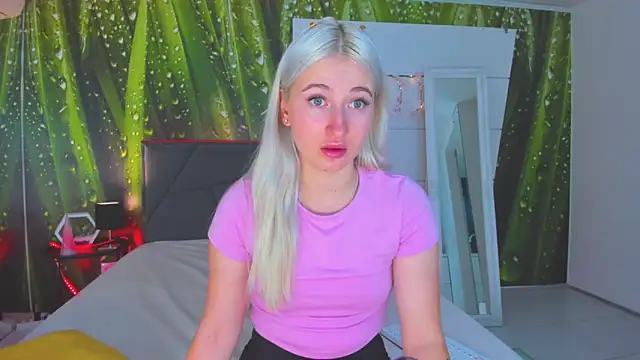 HollyTailors online show from 10.06.25