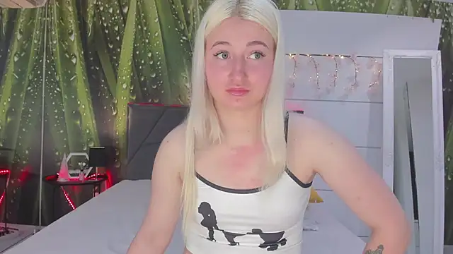 HollyTailors online show from 04.19.26