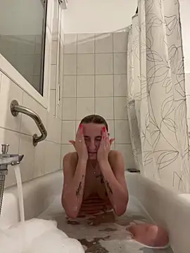 Emilia Mausi online show from 01.05.26