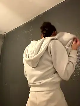 Emilia Mausi online show from 02.23.26