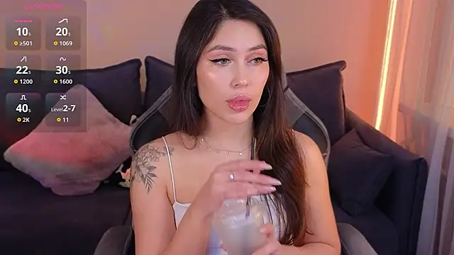 CarolineGuthrie online show from 03.23.26