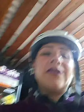 CAROLINE  07 online show from 09.17.25