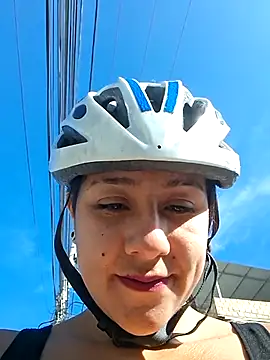 CAROLINE  07 online show from 09.23.25