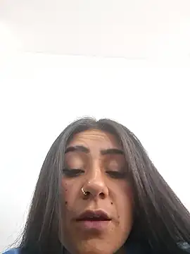 CAROLINE  07 online show from 01.14.26