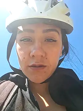 CAROLINE  07 online show from 02.26.26