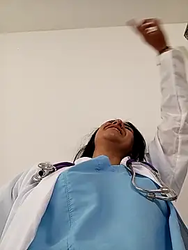 CAROLINE  07 online show from 04.15.26