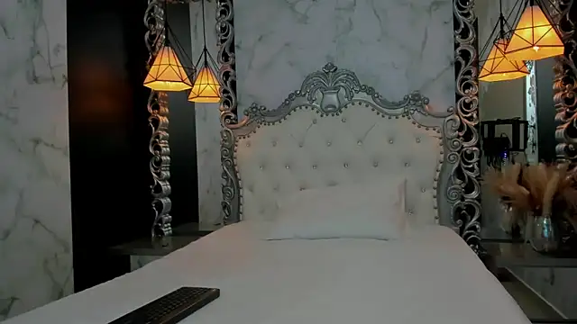 Snapshot of naughty_milf4u_ chatting on 10.02.25 naughty milf4u online show from 10.02.25