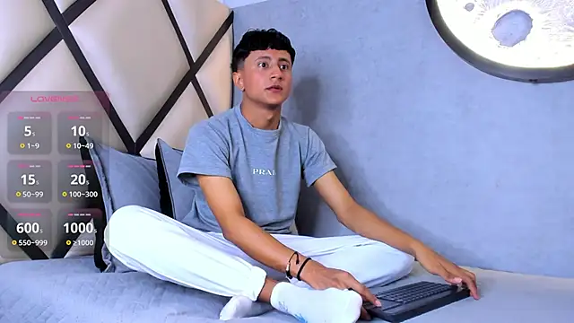  Leohot  online show from 09.25.25