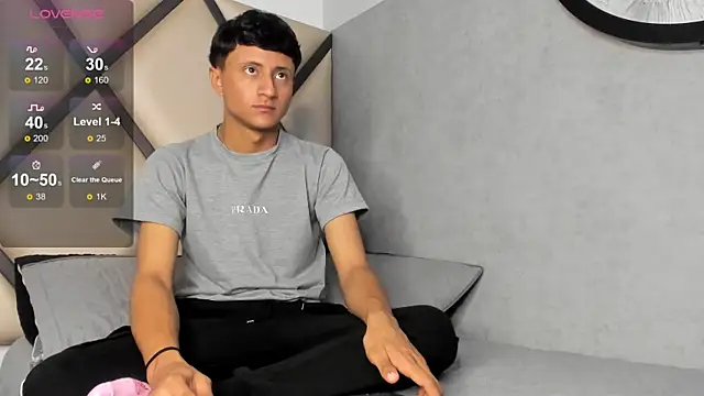  Leohot  online show from 10.04.25