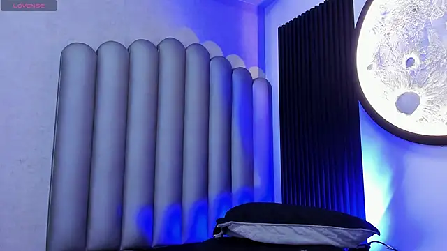  Leohot  online show from 11.23.25