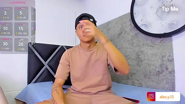  Leohot  online show from 03.03.26